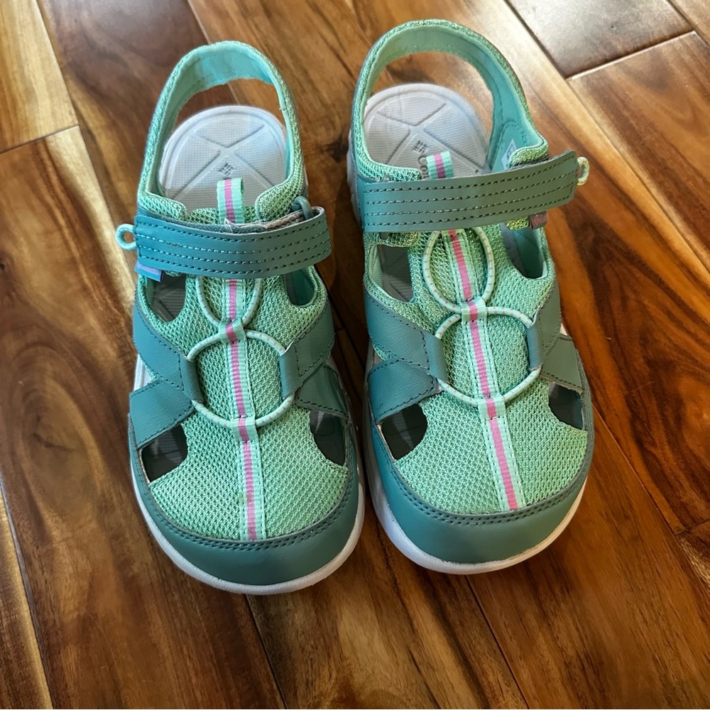 Never worn Columbia Techsun™ Wave Sandals | Youth Size 6